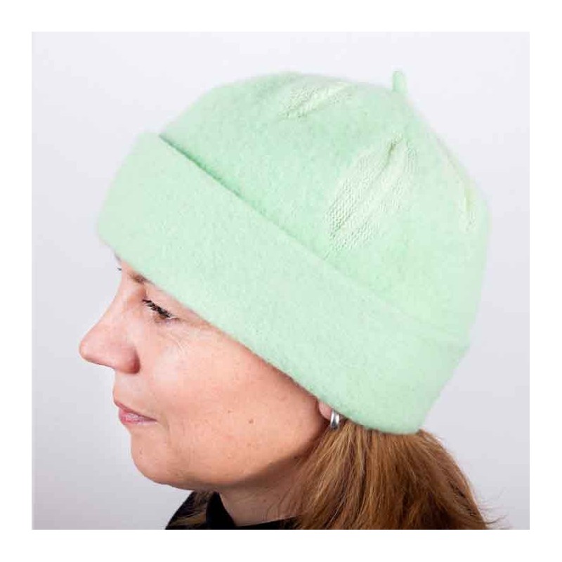 Zelená dámská módní čepice z čisté vlny Tonak 87300, Barva zelená